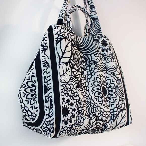 Canvas Lilly Black&White Patterned Women's Bag Tote - Picture 3 of 6